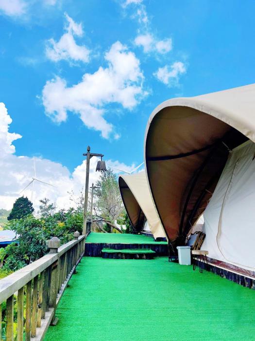 cloud9 and cloud view glamping