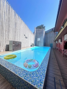 The Leaf&Pool Hostel,,1 star