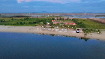The Last Beach House,,4 star