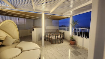 white roof hurghada