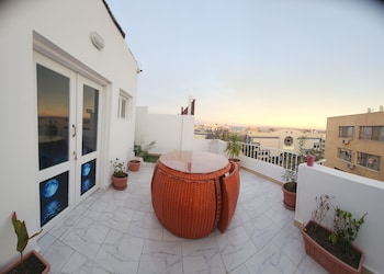 white roof hurghada