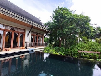 Eden Pool Villa,,3 star