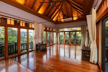 Eden Pool Villa,,3 star