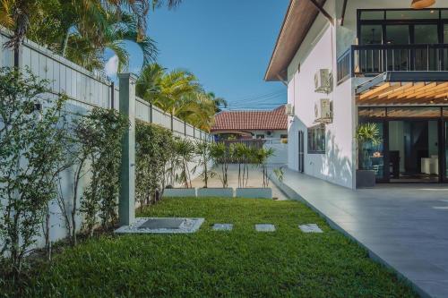 eden pool villa