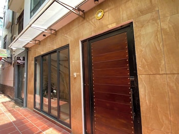 Sumitomo19- Linh Lang Apartments,,3 star