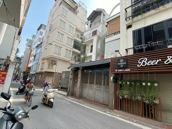 Sumitomo19- Linh Lang Apartments,,3 star