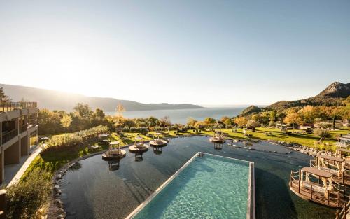 stroblhof lake garda