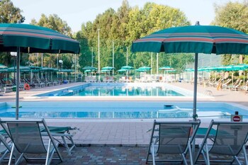 Residence With Pool In Luni Mare,,0 star