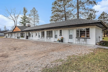 The Windmoor Lodge,,2 star
