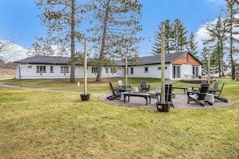 The Windmoor Lodge,,2 star