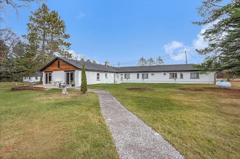 The Windmoor Lodge,,2 star