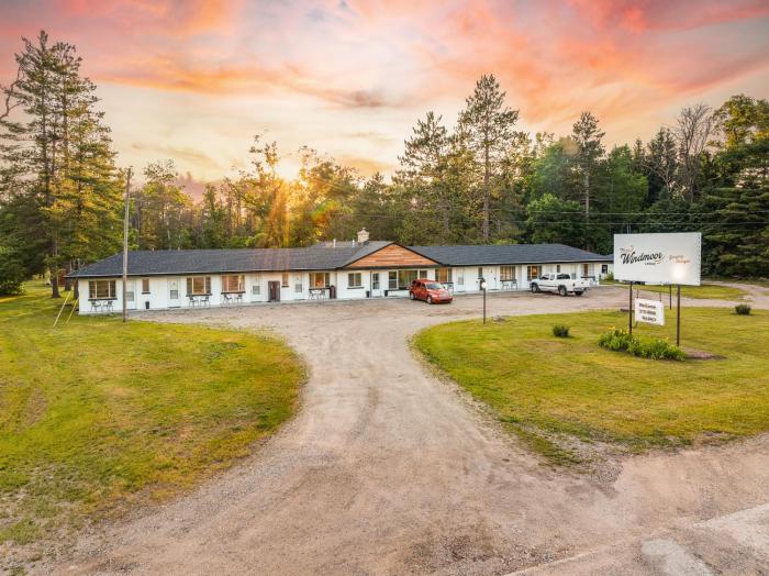 the windmoor lodge