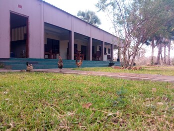 royal south luangwa safaris lodge