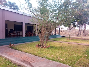 royal south luangwa safaris lodge
