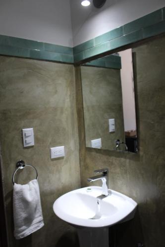 hotel huacas