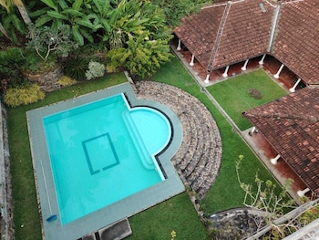 Thuru Sewana Villa,,3 star