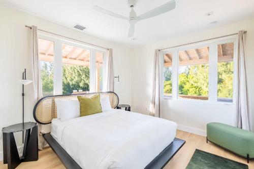 starlight serenity hideaway w stunning views