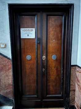 Love4rome Guest House,,3 star