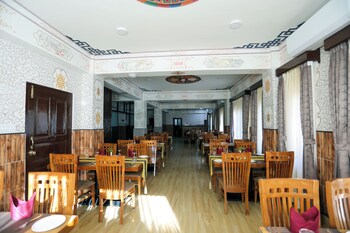 hotel lhading
