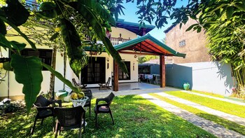 galle catamaran villa