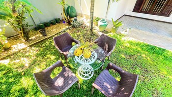 galle catamaran villa