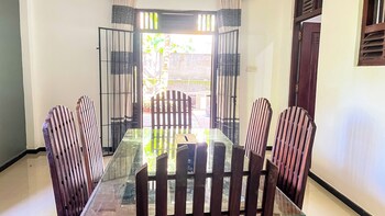 galle catamaran villa