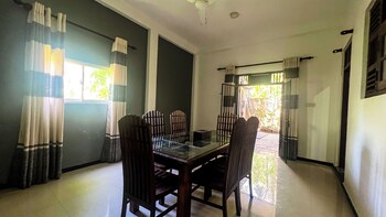 galle catamaran villa