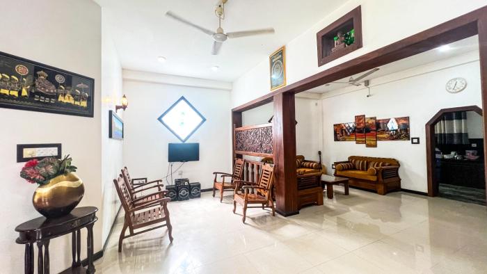 galle catamaran villa