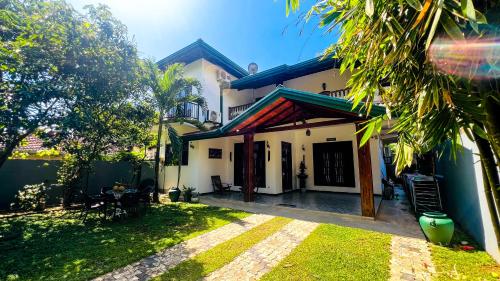 galle catamaran villa