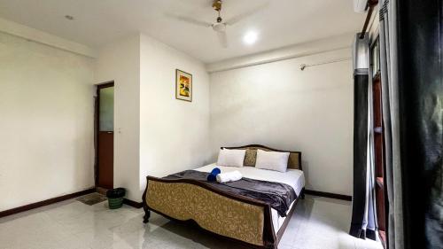 galle catamaran villa