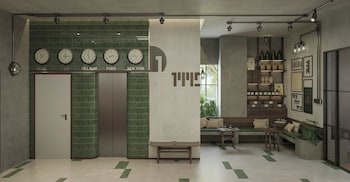 1995s hostel
