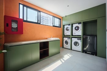 1995s hostel