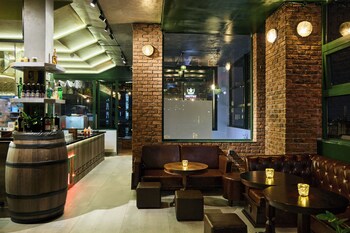 1995s hostel