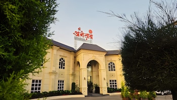 shree anantay club and resort