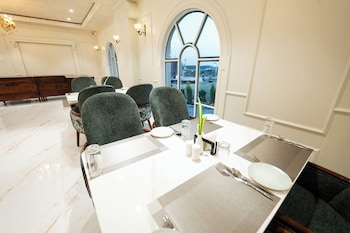 shree anantay club and resort