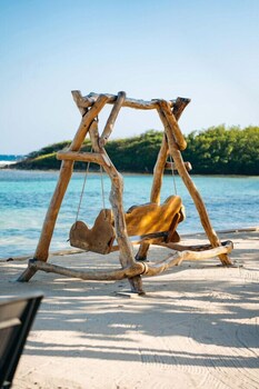 curacion beach resort