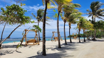 curacion beach resort