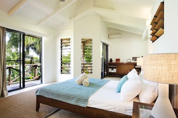 Palm Bay Resort,Hamilton Island>>Cape Conway,4 star