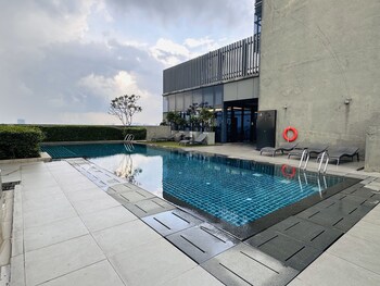 spacious duplex oasis icon city