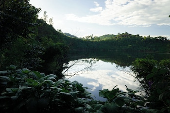 dave cave eco lodge and campsite