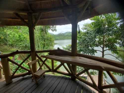 dave cave eco lodge and campsite