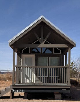 arches hut