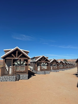 arches hut