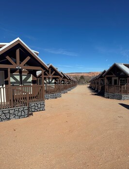 arches hut