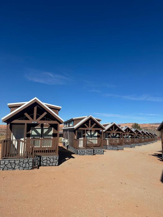 arches hut
