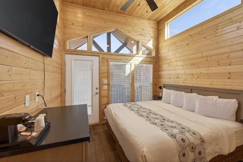 arches hut