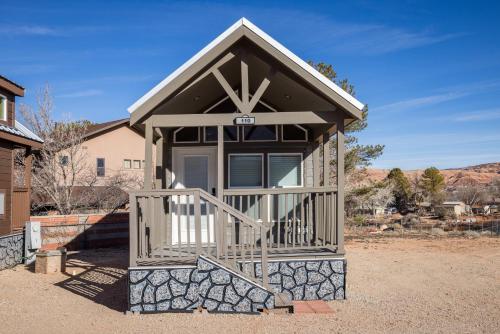 arches hut