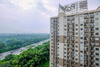 nice and modern 2br at podomoro golf view apartment