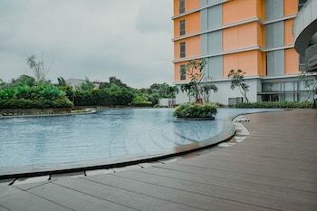 Luxury 2Br Apartment At Pejaten Park Residence With Bathtub,,3 star