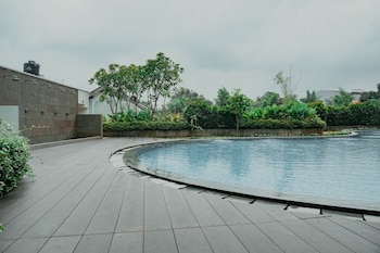 Luxury 2Br Apartment At Pejaten Park Residence With Bathtub,,3 star